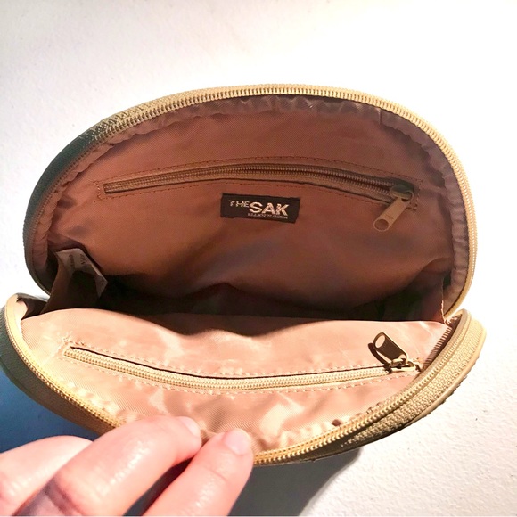 NWOT The Sak x Elliott Lucca Signature Crochet Cosmetic Bag - Picture 4 of 8